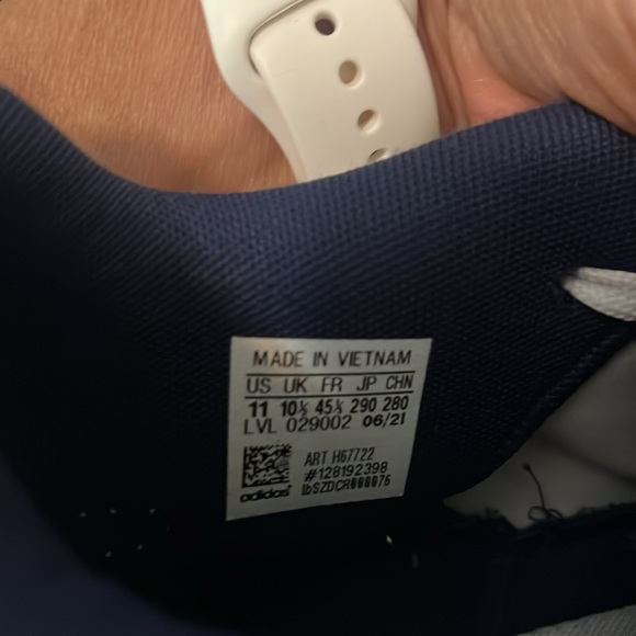 Limited addition Don Issue 3 Donavan Mitchell Adidas US 11 EUC - Picture 9 of 11